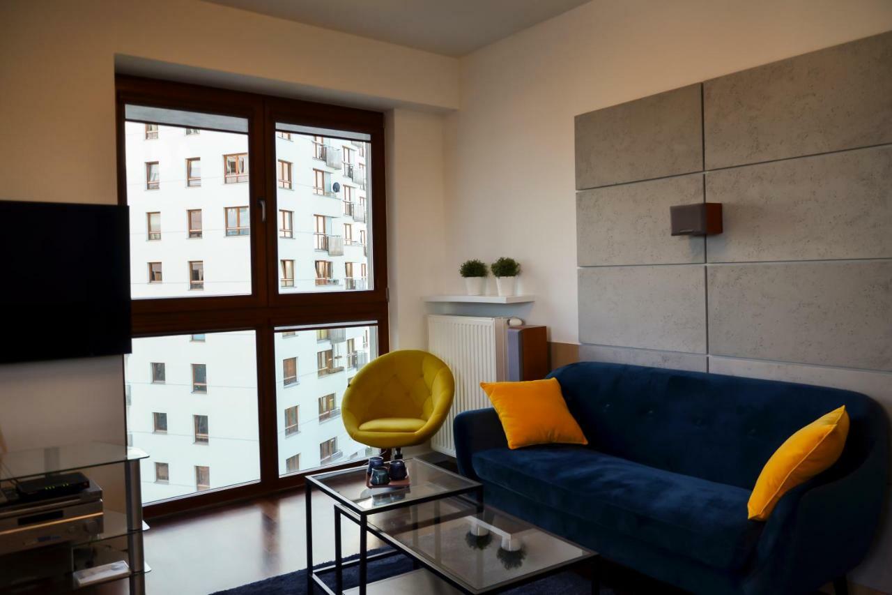 Apartament Aleja Wyścigowa 4c By Homeprime