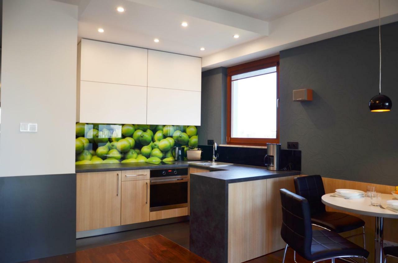 Apartament Aleja Wyścigowa 4c By Homeprime