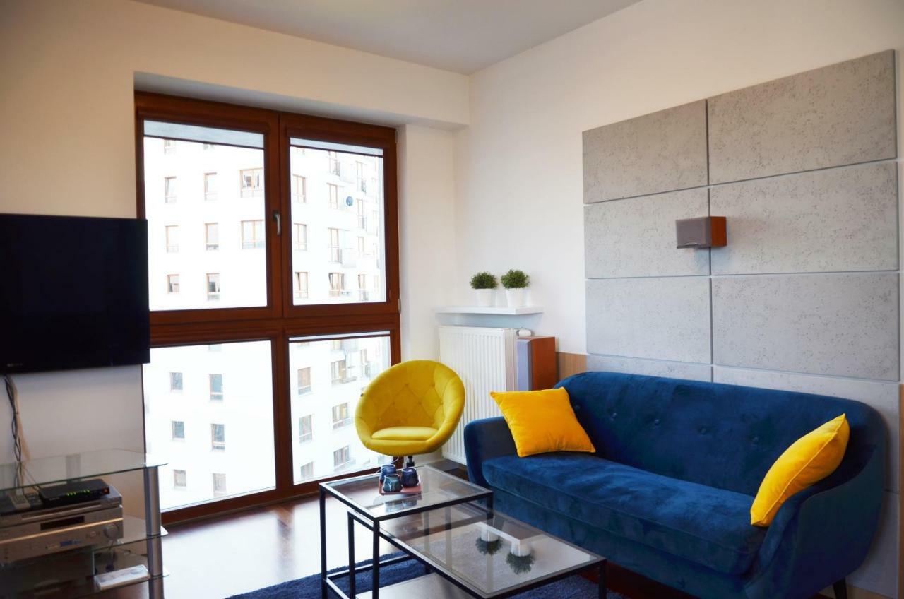 Apartament Aleja Wyścigowa 4c By Homeprime